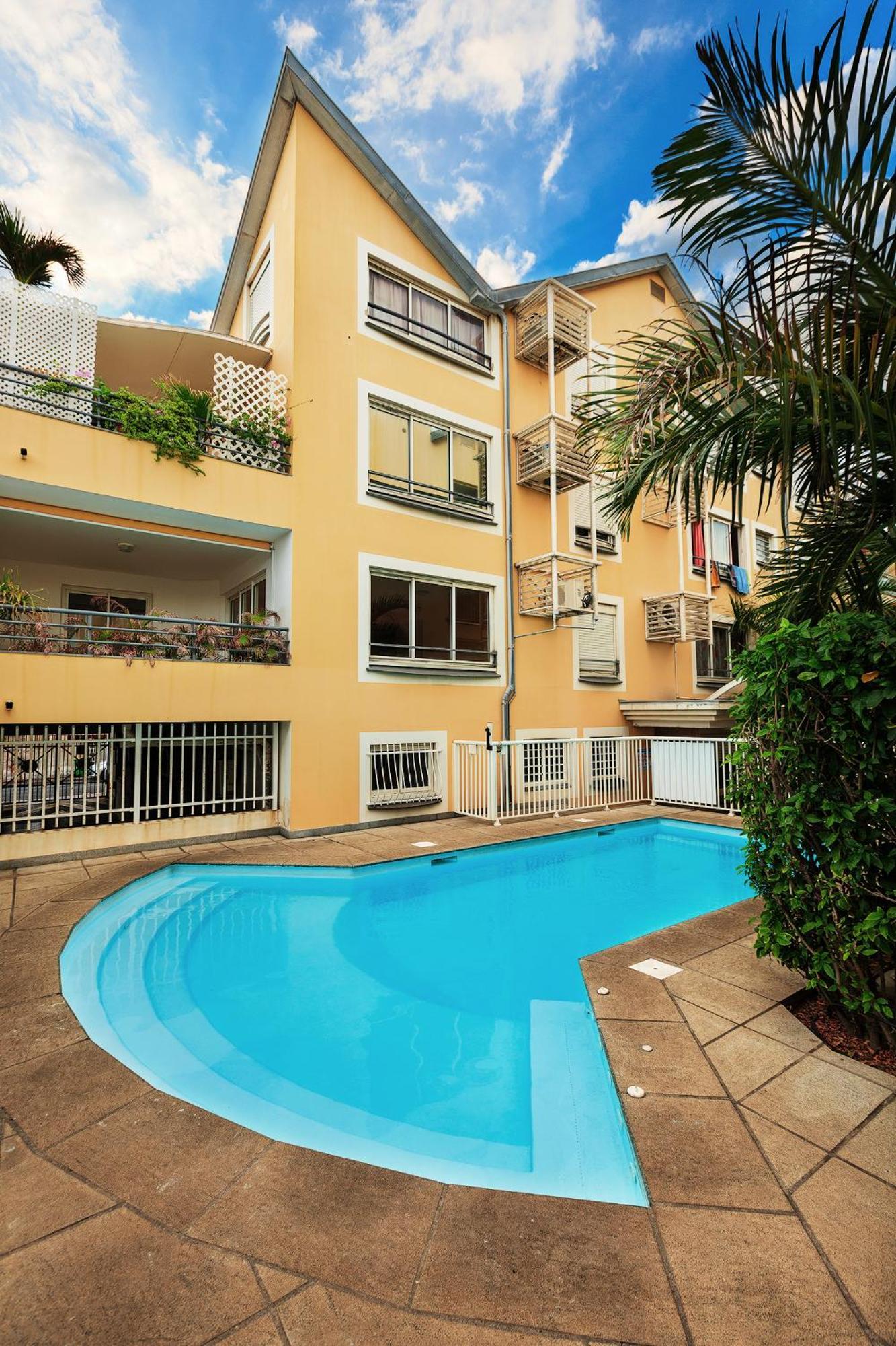 Jade - Appt 2 Chb - 4 Personnes - A 200 M Du Lagon De Saint-Pierre - Residence Avec Belle Piscine Et Parking Prive - Sur Le Front De Mer Et A 2 Pas Du Centre-Ville De St-Pierre Exterior photo